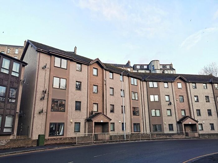 2 Bedroom Flat To Rent In Lochee Road, Lochee West, Dundee, DD2