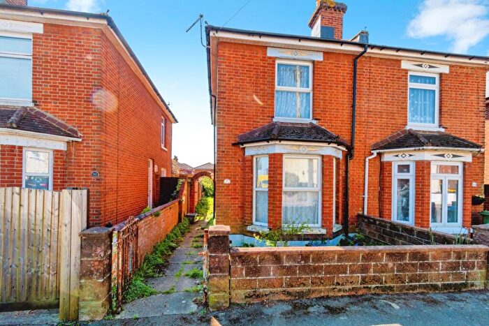 2 Bedroom Semi-Detached House For Sale In Nelson Road, Southampton, Hampshire, SO15