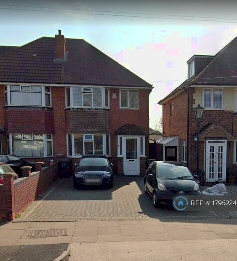 3 Bedroom Semi-Detached House To Rent In Gilbertstone Avenue, Birmingham, South Yardley, B26