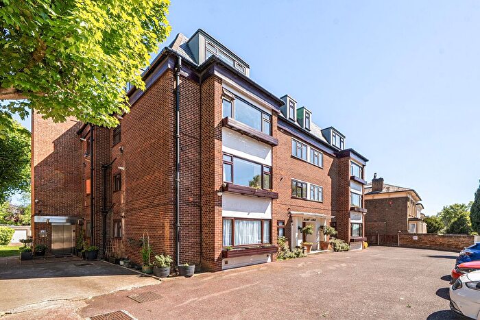 2 Bedroom Flat For Sale In Priory Lodge, Ealing, London, W5