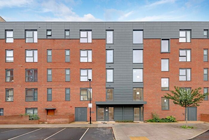 1 Bedroom Flat To Rent In Tewkesbury Road, Ealing, W13