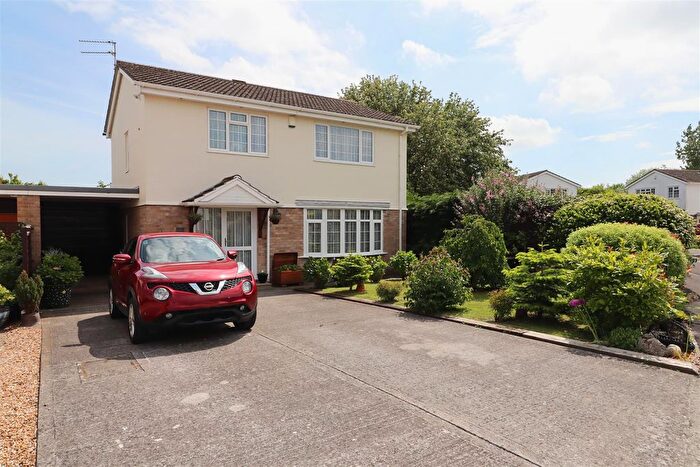 4 Bedroom Detached House For Sale In Atlantic Crescent, Burnham-On-Sea, TA8