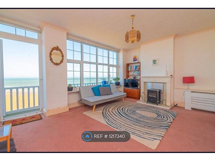 2 Bedroom Flat To Rent In Palm Bay Avenue, Margate, CT9