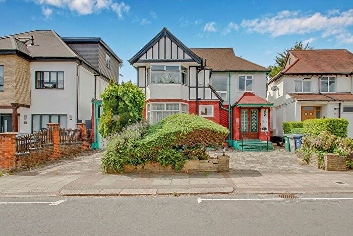4 Bedroom Detached House For Sale In Neeld Crescent, London, NW4