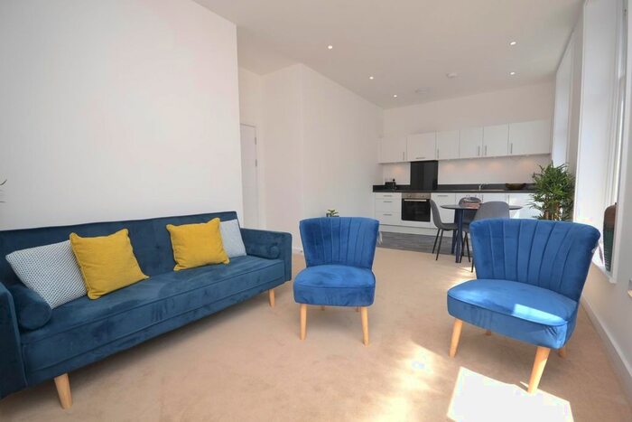 2 Bedroom Flat To Rent In High Street, Reading, RG1