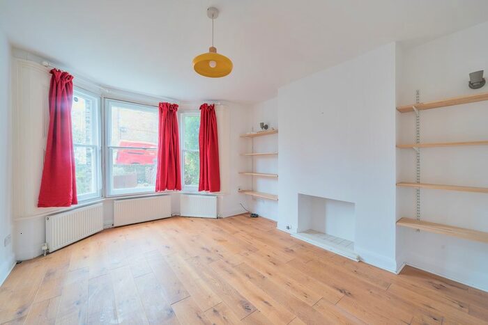 2 Bedroom Flat To Rent In A, Corinne Road, Tufnell Park, N19