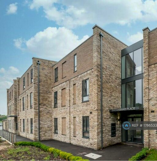 2 Bedroom Flat To Rent In Green Close, Brookmans Park, Hatfield, AL9