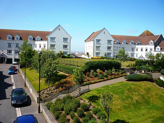 2 Bedroom Apartment To Rent In Royal Sands, Weston-Super-Mare, BS23