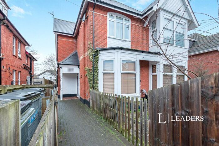 2 Bedroom Flat To Rent In Hamilton Road, Bournemouth, Dorset, BH1