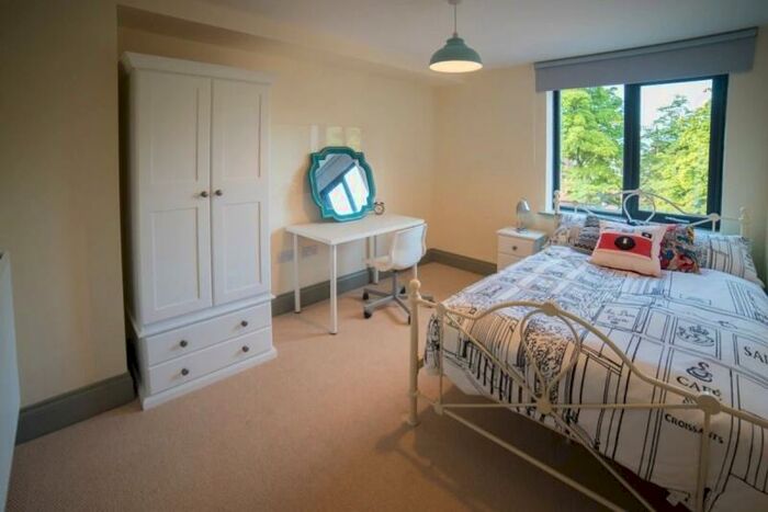 1 Bedroom Property To Rent In Shire Oak Road, Headingley, LS6