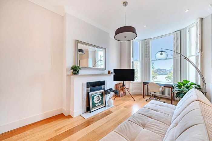 1 Bedroom Flat For Sale In Cheyne Walk, Chelsea, London, SW10