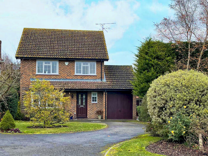 4 Bedroom Detached House To Rent In Swan Way, Fleet, GU51