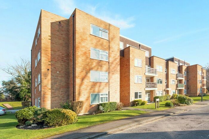 3 Bedroom Flat To Rent In September Way, Stanmore, HA7