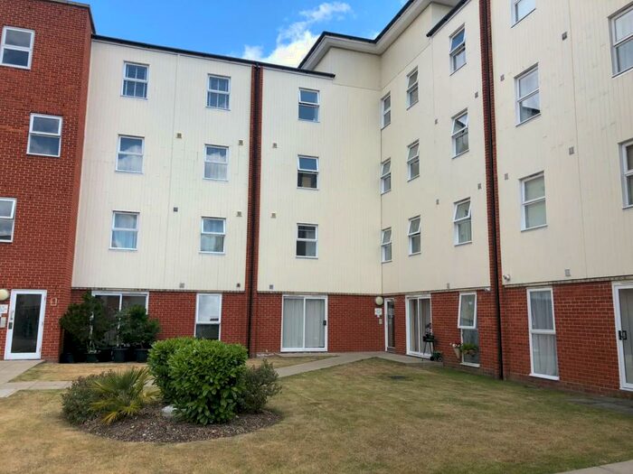 2 Bedroom Flat To Rent In Reavell Place, Ipswich, Suffolk, IP2