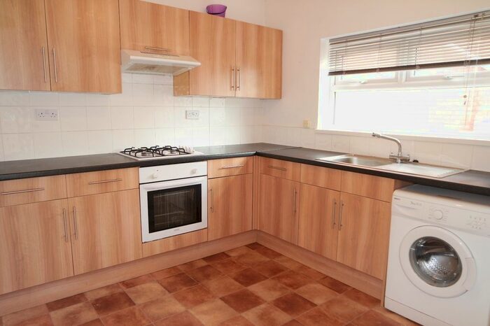 2 Bedroom Flat To Rent In Chilwell Road, Beeston, NG9