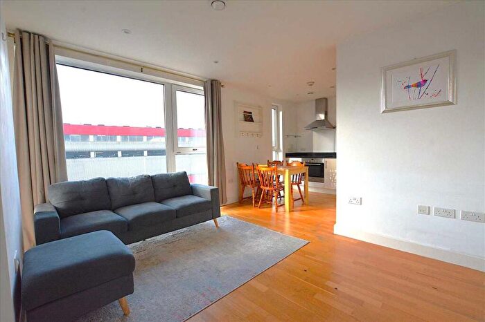 1 Bedroom Apartment For Sale In Zenith Close, Colindale, NW9