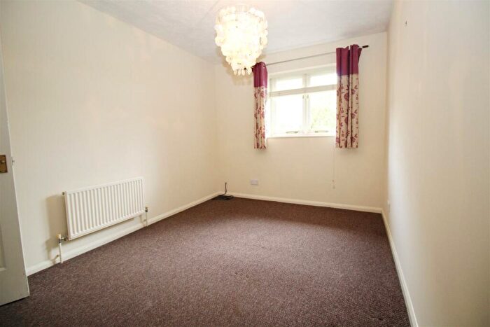 1 Bedroom Maisonette To Rent In Goddard Close, Maidenbower, Crawley, West Sussex., RH10