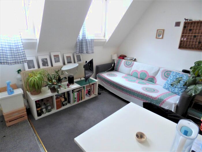 1 Bedroom Flat To Rent In Roman Road, London, E3