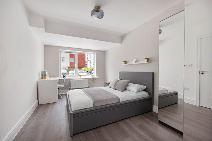1 Bedroom Property To Rent In Flint Close, London, E15