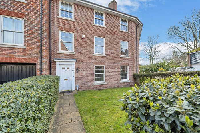 4 Bedroom Terraced House For Sale In Barwell Road, Bury St. Edmunds, IP33