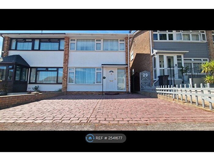 3 Bedroom Semi-Detached House To Rent In Symons Avenue, Leigh-On-Sea, SS9