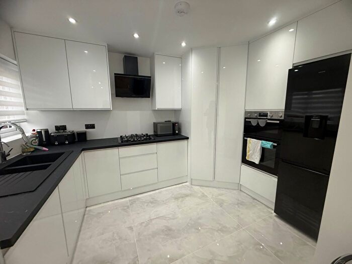 3 Bedroom Terraced House To Rent In Fairfield Walk, Cheshunt, EN8