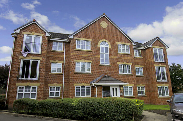 2 Bedroom Flat To Rent In Fernbank Gardens, Bolton, BL3
