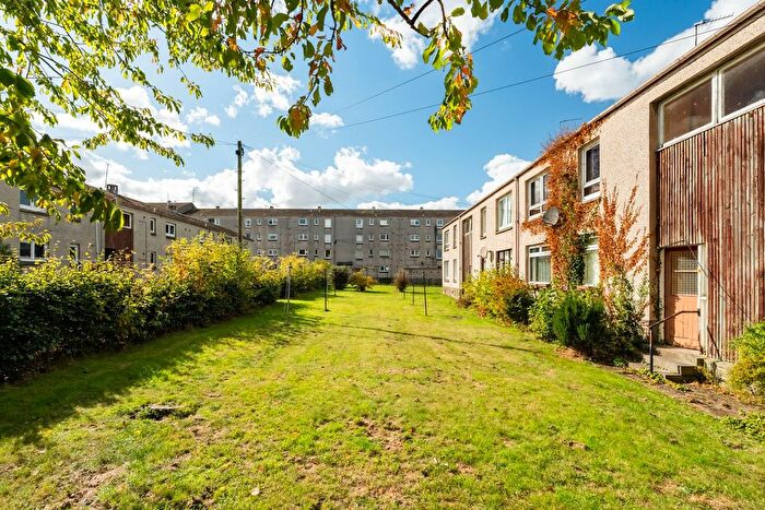 1 Bedroom Flat For Sale In Oxgangs Drive, Edinburgh, EH13