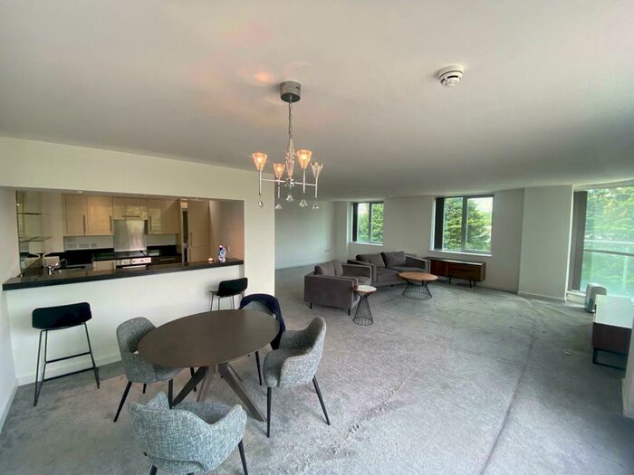 3 Bedroom Apartment To Rent In Waterside Way, Nottingham, NG2