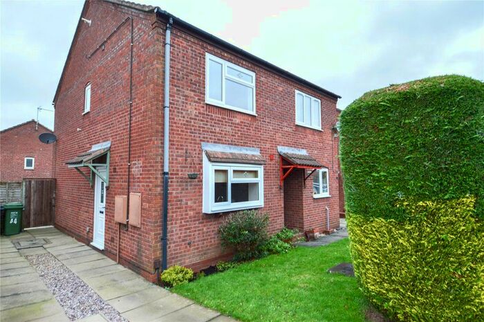 2 Bedroom Semi-Detached House To Rent In Sheepcroft Close, Redditch B97