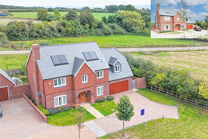 5 Bedroom Detached House For Sale In Tetsworth, Oxfordshire, OX9