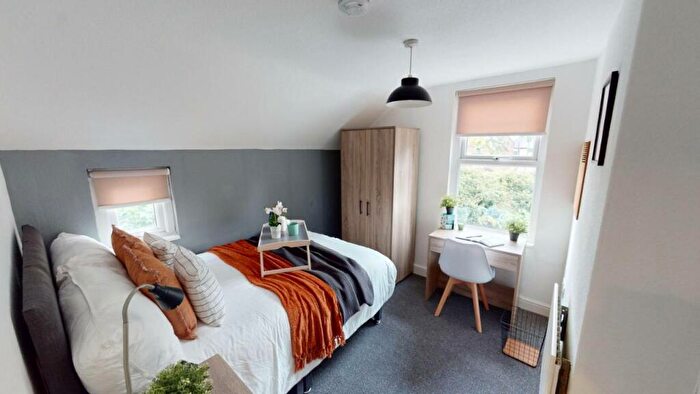 6 Bedroom House To Rent In Queens Road, Beeston, Nottingham, NG9