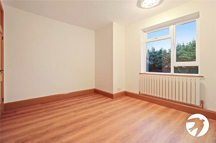 2 Bedroom Flat To Rent In Breakspears Road, London, SE4