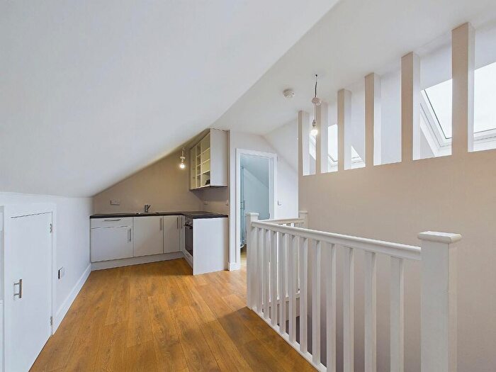 Studio To Rent In A Sherwood Park Avenue, Sidcup, Kent, DA15