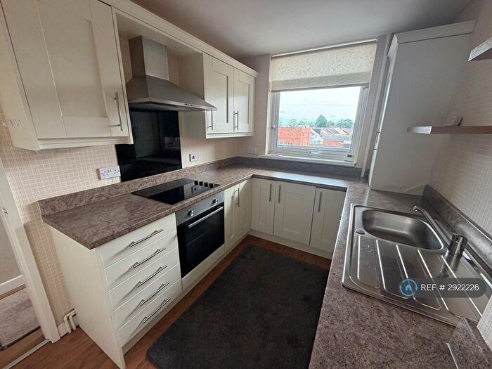 2 Bedroom Flat To Rent In Capstan Road, Hull, HU6