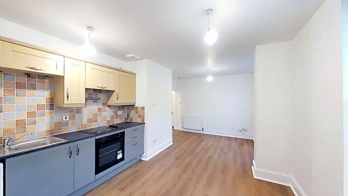 2 Bedroom Flat To Rent In Queensferry Road, Edinburgh, EH4