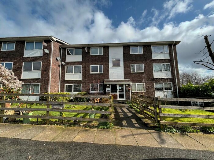 2 Bedroom Flat To Rent In Clifton House Road, Clifton, M27