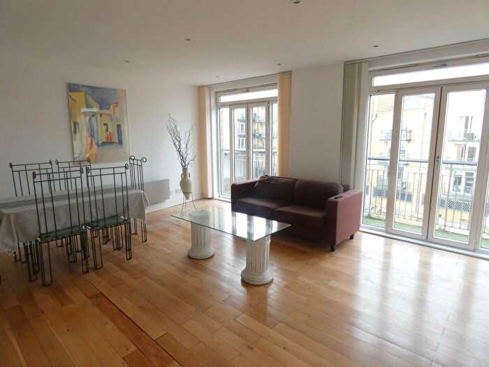 3 Bedroom Flat To Rent In Dundee Wharf, Three Colt Street, London, E14