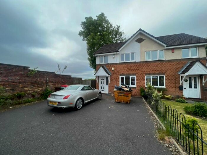 3 Bedroom Semi-Detached House To Rent In Swarbrick Drive, Prestwich, Bury, M25