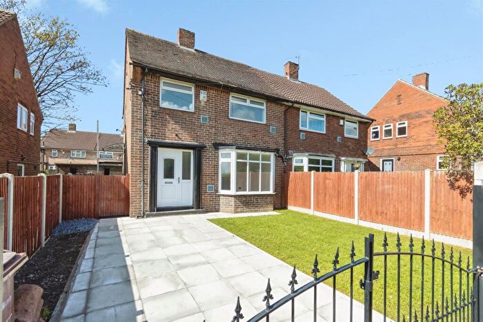3 Bedroom Semi Detached House For Sale In Hansby Drive, Leeds, LS14
