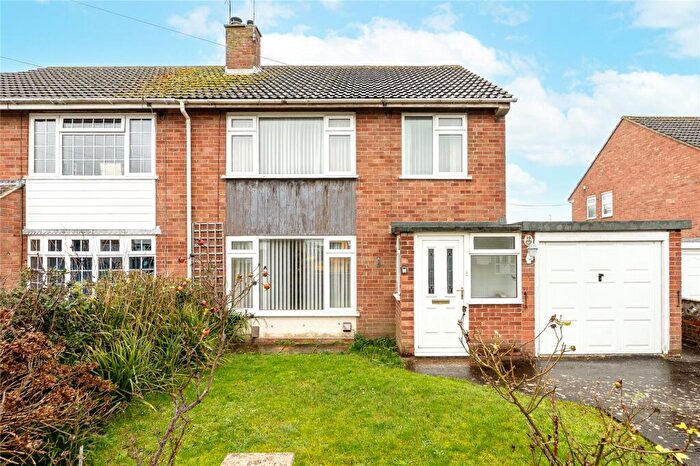 3 Bedroom Semi Detached House For Sale In Mowbray Road, Didcot, Oxfordshire, OX11