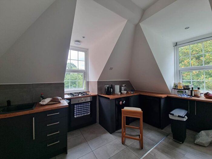 1 Bedroom Flat To Rent In Fords Grove, Winchmore Hill, N21