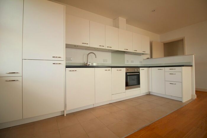 2 Bedroom Flat To Rent In Beaumont Drive, Worcester Park, KT4
