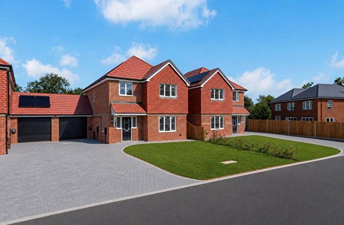 4 Bedroom Detached House For Sale In Main Road, Chichester, PO18
