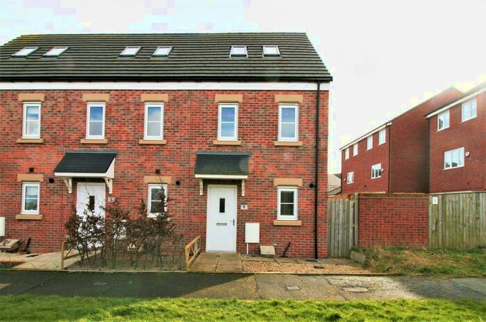 3 Bedroom Town House To Rent In Thirwall Way, Blyth, Northumberland, NE24