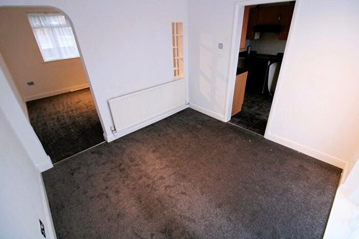 2 Bedroom End Of Terrace House To Rent In Henderson Drive, Dartford, DA1