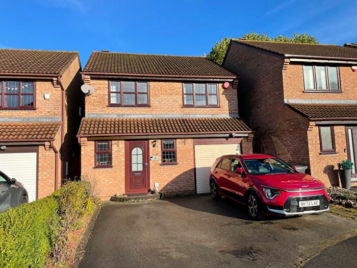 3 Bedroom Detached House To Rent In Wheatley Grange, Coleshill, West Midlands, B46