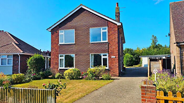 2 Bedroom Maisonette For Sale In Walden Way, Frinton-N-Sea, CO13