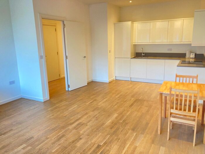 1 Bedroom Flat To Rent In Opposite The Glaxo Smith Kline Building, Brentford, TW8