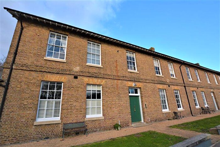 1 Bedroom Flat To Rent In Chapel Road, Southend-On-Sea, SS3